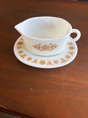 Vintage Pyrex Butterfly Gold Gravy Boat & Dish